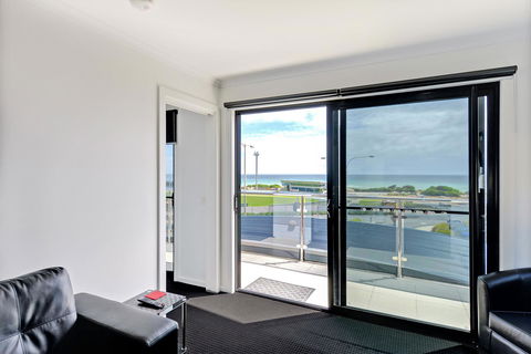 Burnie By The Bay Apartments - Tourism Hervey Bay 5