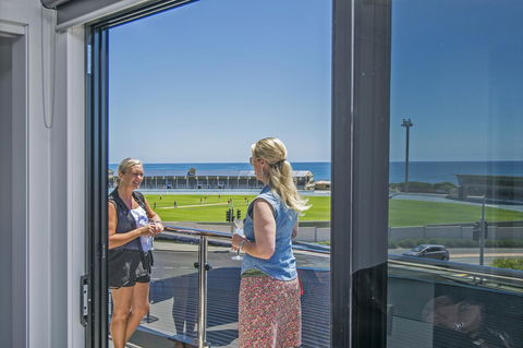 Burnie By The Bay Apartments - Tourism Hervey Bay 3