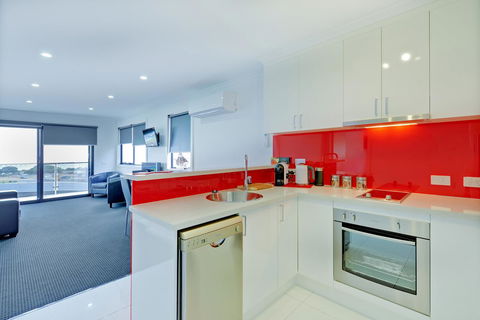 Burnie By The Bay Apartments - Tourism Hervey Bay 1