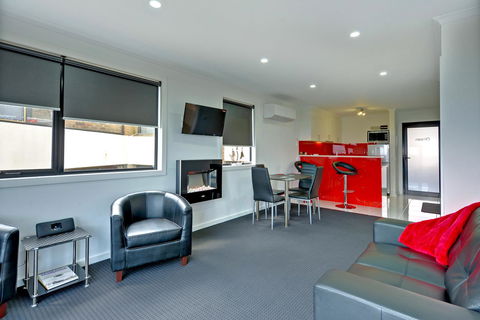 Burnie By The Bay Apartments - Tourism Hervey Bay 6