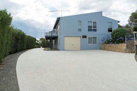 Freycinet Panorama - Hervey Bay Accommodation 2