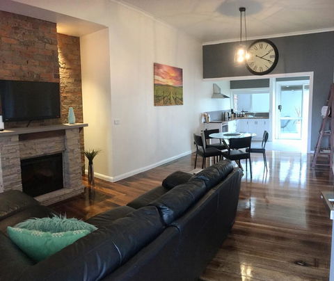 Apartment 5ive - Tourism Hervey Bay 0
