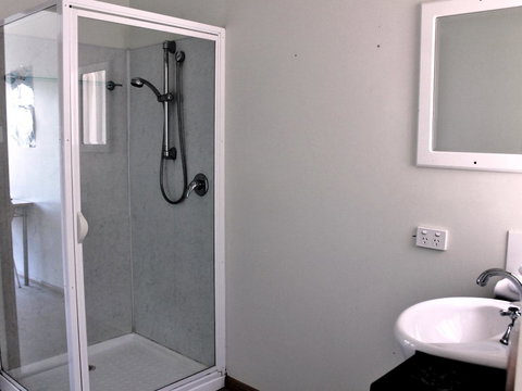 Freycinet Sanctuary 5 - Hervey Bay Accommodation 8