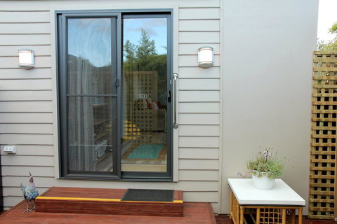 Kingston Beach-House Retreat - Hervey Bay Accommodation 0