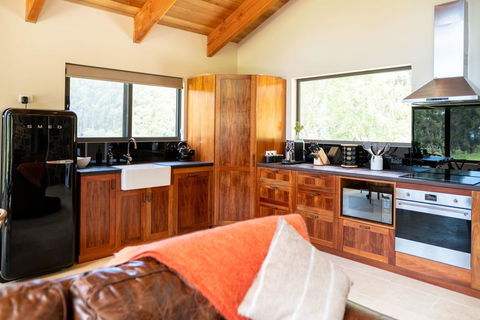 Adventure Bay Retreat Bruny Island - Hervey Bay Accommodation 21