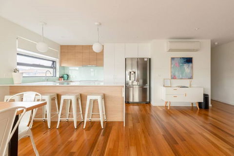 Kangaroo Bay Apartments - Tourism Hervey Bay 0