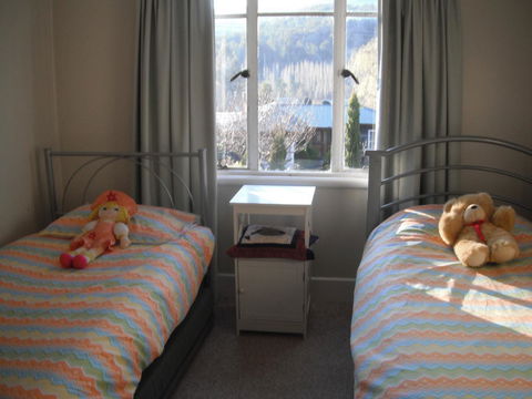 Maydena Chalet - Hervey Bay Accommodation 13