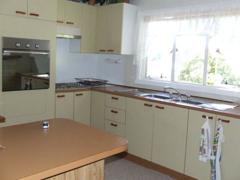 Maydena Chalet - Hervey Bay Accommodation 11