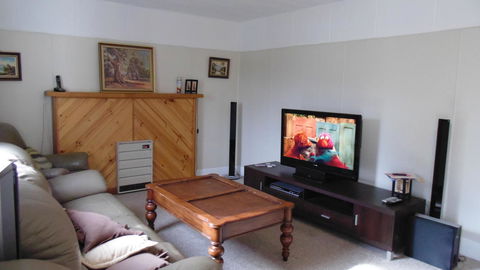 Maydena Chalet - Hervey Bay Accommodation 4