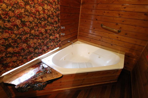 Kerrellie Cottages 2, 4 & 8 Reid Street - Hervey Bay Accommodation 11