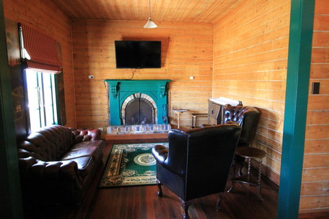 Kerrellie Cottages 2, 4 & 8 Reid Street - Hervey Bay Accommodation 5