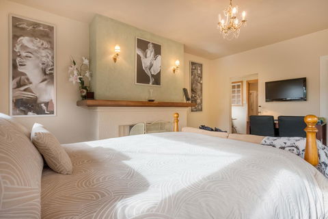 Jones On Wilson Boutique B&B - Tourism Hervey Bay 0