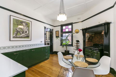 Insomnia On Elizabeth - Hervey Bay Accommodation 0