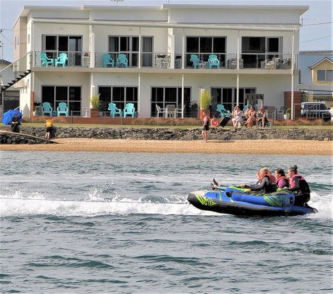 Ulverstone River Edge HolidayApartments - Hervey Bay Accommodation 11