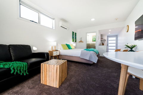 Ulverstone River Edge HolidayApartments - Hervey Bay Accommodation 3