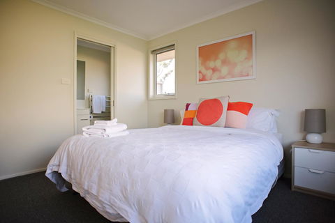 The Holiday Home People - Hervey Bay Accommodation 14