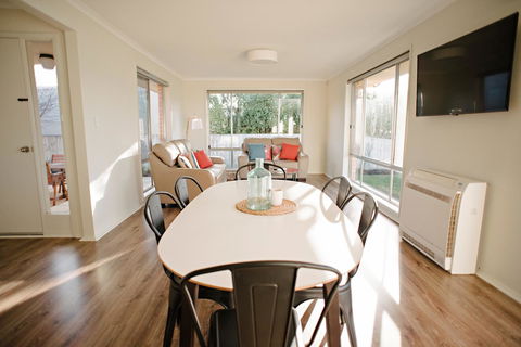 The Holiday Home People - Hervey Bay Accommodation 8