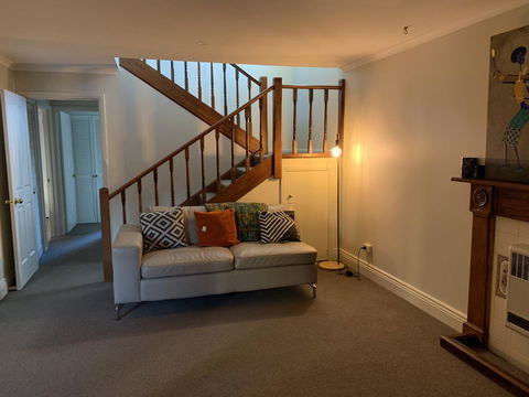 City Townhouse Walking Distance To City - Tourism Hervey Bay 1