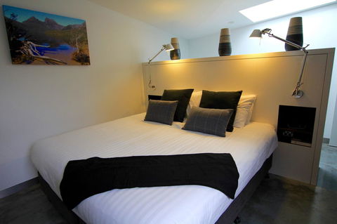 Old Bishop\'s Quarters Heritage, Modern & Unique Accommodation - Hervey Bay Accommodation 2