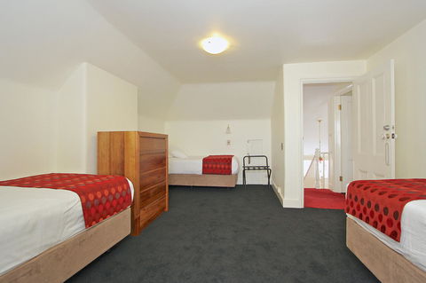 Grosvenor Court Apartments - Hervey Bay Accommodation 13