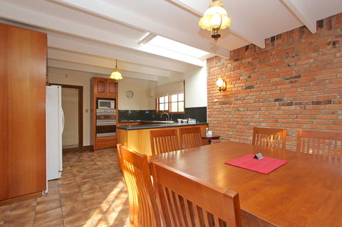 Grosvenor Court Apartments - Hervey Bay Accommodation 11
