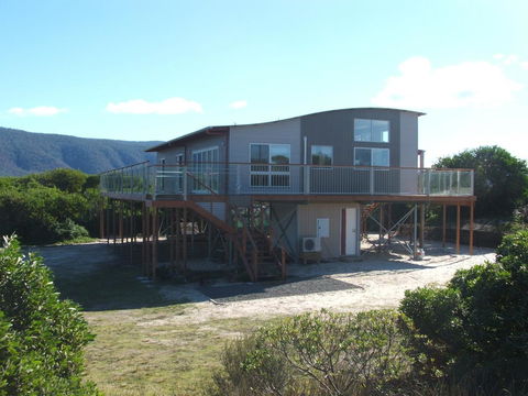 Seymour Waves - Hervey Bay Accommodation 0