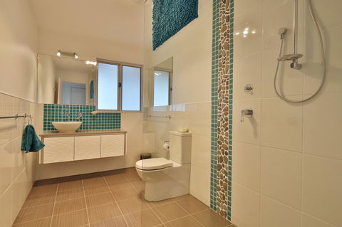 Seymour Waves - Hervey Bay Accommodation 10