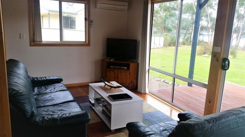 Four Seasons Waterfront Villas - Tourism Hervey Bay 31
