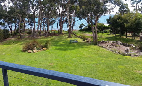 Four Seasons Waterfront Villas - Tourism Hervey Bay 25
