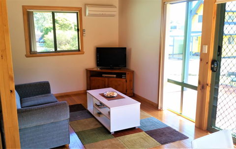 Four Seasons Waterfront Villas - Tourism Hervey Bay 19