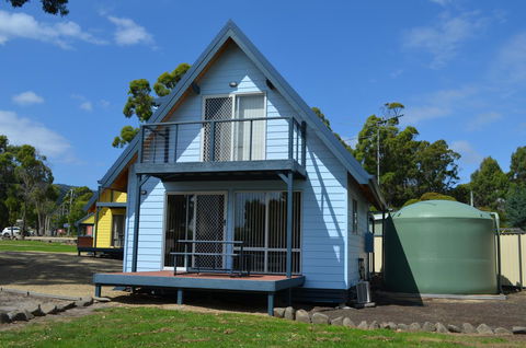 Four Seasons Waterfront Villas - Tourism Hervey Bay 4