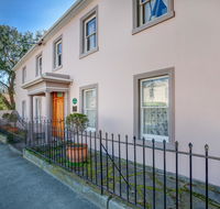 Maison del Mar - Hervey Bay Accommodation