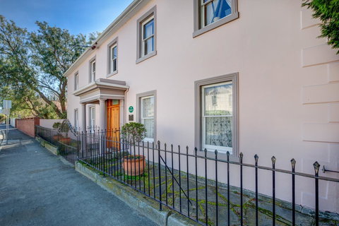 Maison Del Mar - Tourism Hervey Bay 0