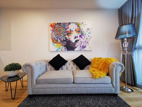 NEW 2 Rooms 2 Baths Apartment In Glen Waverley - Hervey Bay Accommodation 1