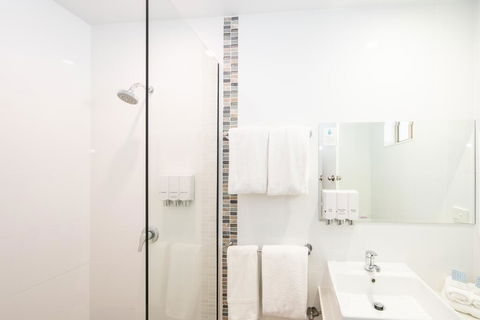 New England Motor Lodge - Hervey Bay Accommodation 3