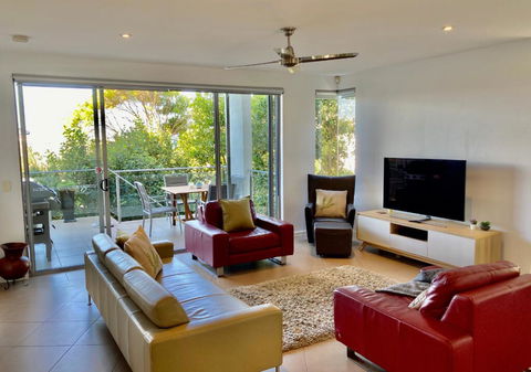 NEW Sunshine Beach Family Escape 3 Bedroom With Free Wifi And Parking - Hervey Bay Accommodation 3