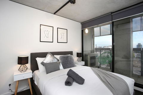 NGV Art Centre Retreat - StayCentral - Hervey Bay Accommodation 3
