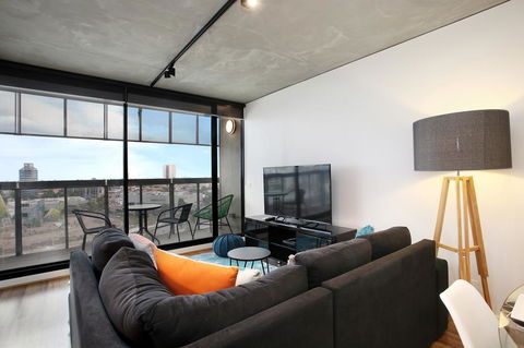 NGV Art Centre Retreat - StayCentral - Hervey Bay Accommodation 2
