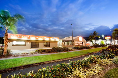 Nightcap At Balaclava Hotel - Hervey Bay Accommodation 2