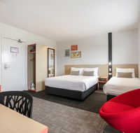 Nightcap at Camp Hill Hotel - Hervey Bay Accommodation