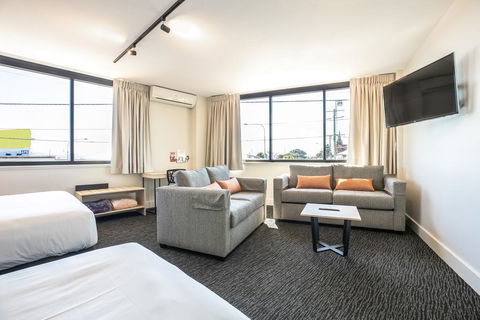 Nightcap At Chardons Corner Hotel - Hervey Bay Accommodation 1