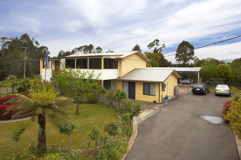 Northeast Restawhile BandB - Tourism Hervey Bay 0