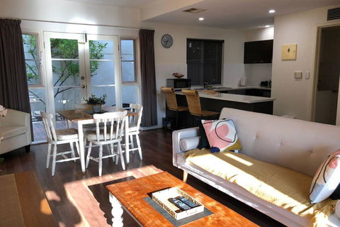 Norwood Townhouse, City Fringe - Hervey Bay Accommodation 0