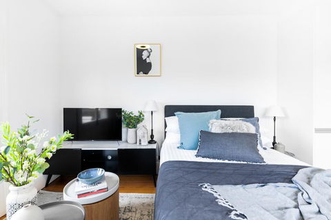 Not Your Usual Studio Apartment - Tourism Hervey Bay 1