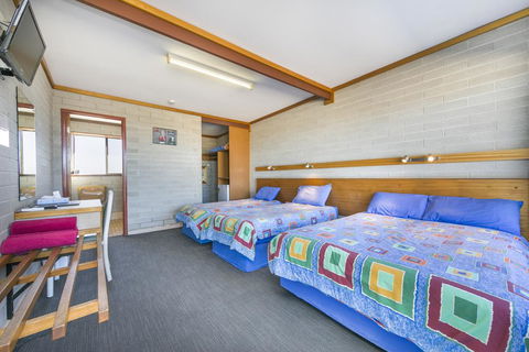 Nullarbor Roadhouse - Tourism Hervey Bay 1