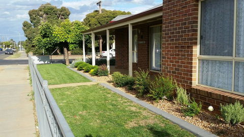 Numurkah Self Contained Apartments - The Mieklejohn - Tourism Hervey Bay 2