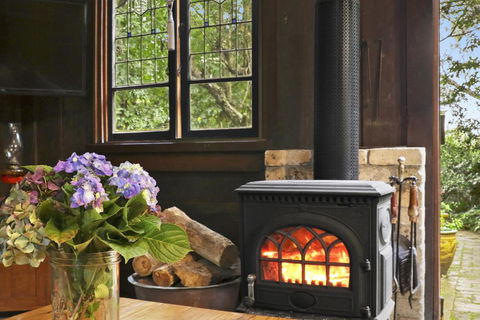 NUNGAROO COTTAGE - Hervey Bay Accommodation 0