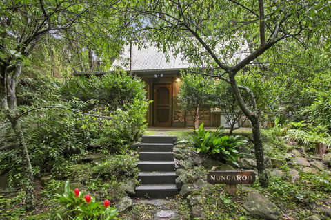 NUNGAROO COTTAGE - Hervey Bay Accommodation 1