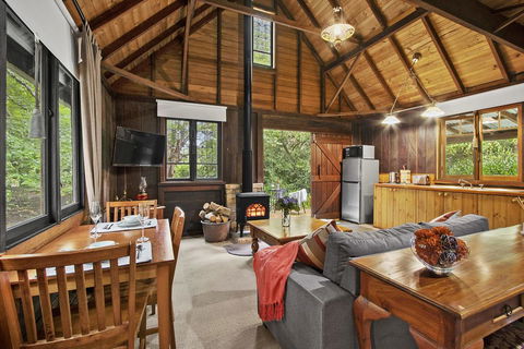 NUNGAROO COTTAGE - Hervey Bay Accommodation 2