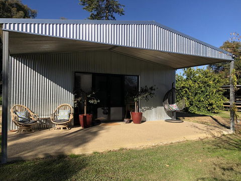 Oak Lane Guest House & Farm Stay - Tourism Hervey Bay 2
